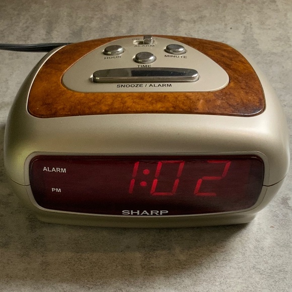 Sharp - Digital Alarm Clock - Picture 1 of 7